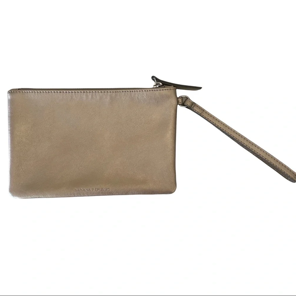Banana Republic XO Metallic Gold Tone Wristlet Clutch - Picture 2 of 6